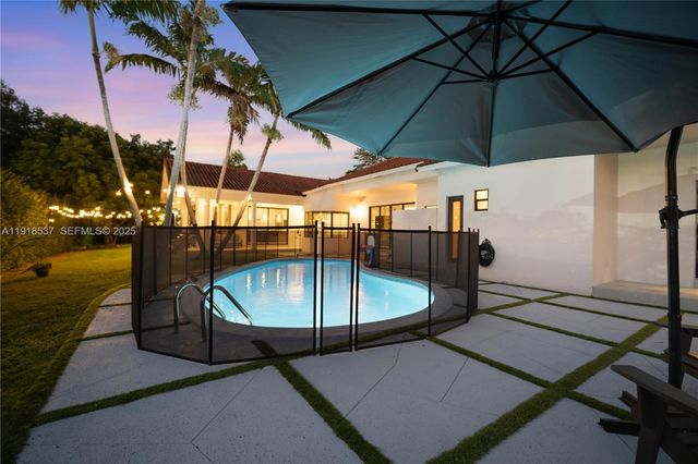 18326 SW 83rd Pl, Palmetto Bay, FL 33157