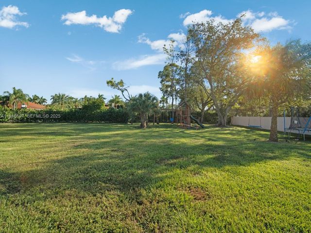 18326 SW 83rd Pl, Palmetto Bay, FL 33157