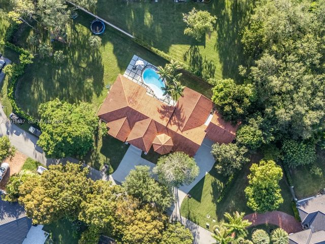 18326 SW 83rd Pl, Palmetto Bay, FL 33157