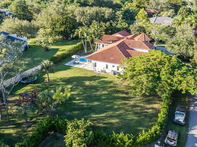 18326 SW 83rd Pl, Palmetto Bay, FL 33157