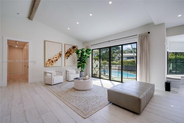 18326 SW 83rd Pl, Palmetto Bay, FL 33157