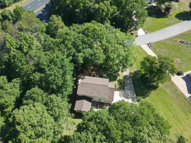 100 Shenandoah Drive, Spartanburg, SC 29301