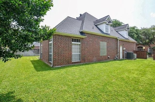 45 Ambleside Crescent Drive, Sugar Land, TX 77479