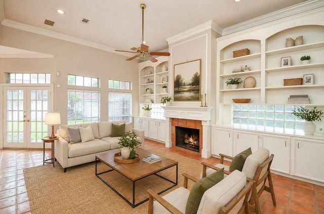 45 Ambleside Crescent Drive, Sugar Land, TX 77479