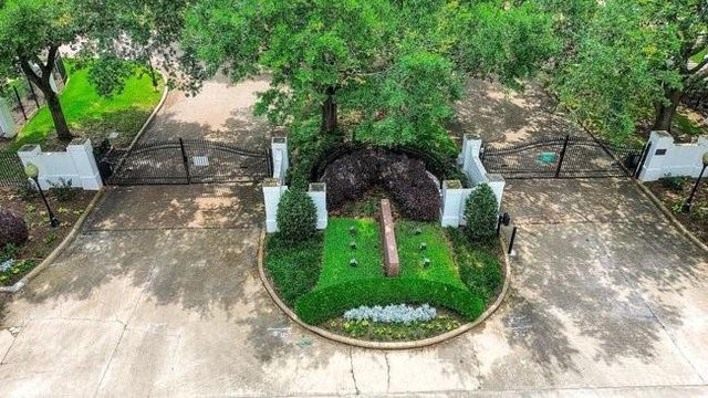 45 Ambleside Crescent Drive, Sugar Land, TX 77479