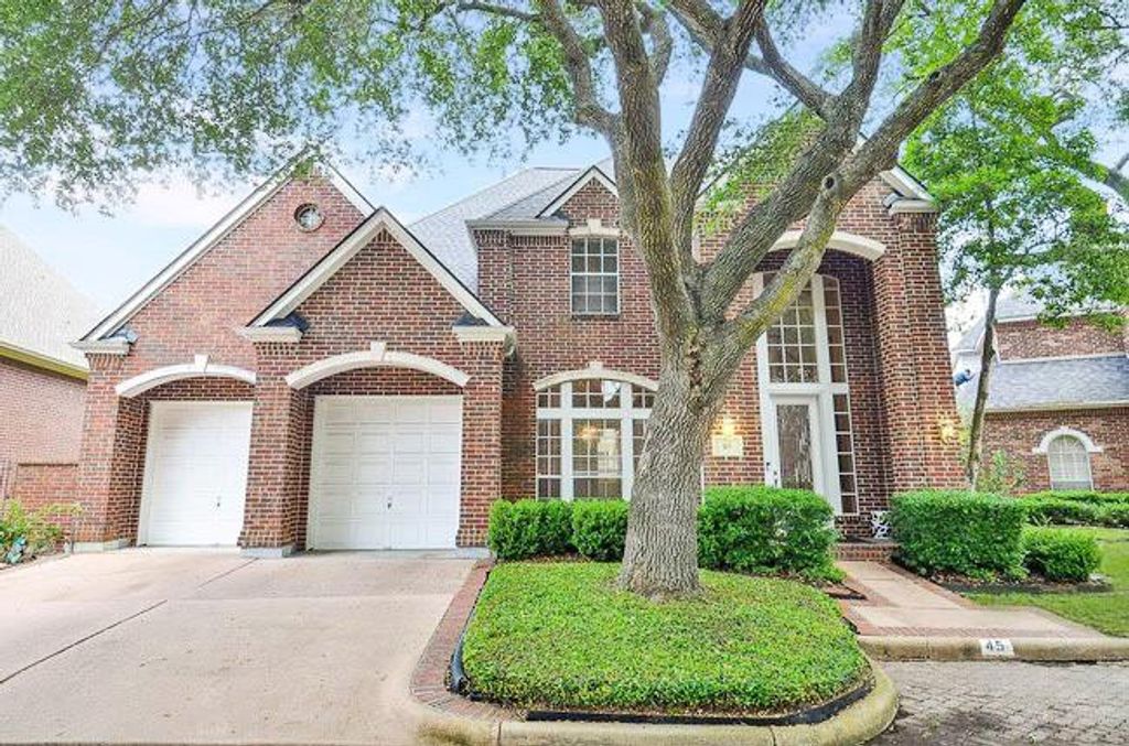 45 Ambleside Crescent Drive, Sugar Land, TX 77479