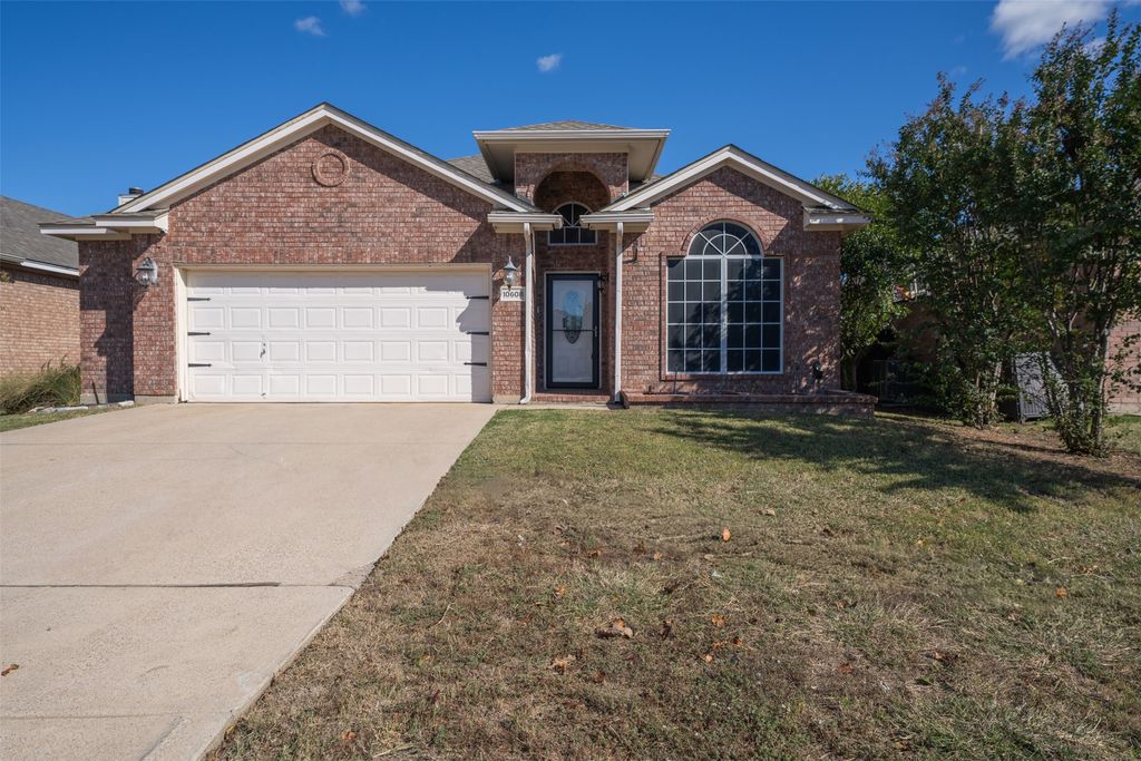 10608 Big Oak Drive, Fort Worth, TX 76131