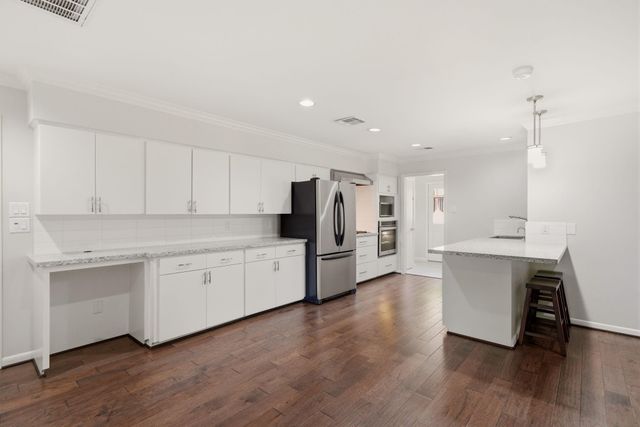 5434 Valkeith Drive, Houston, TX 77096