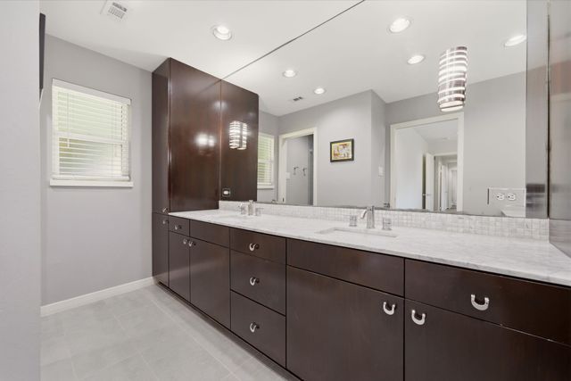 5434 Valkeith Drive, Houston, TX 77096
