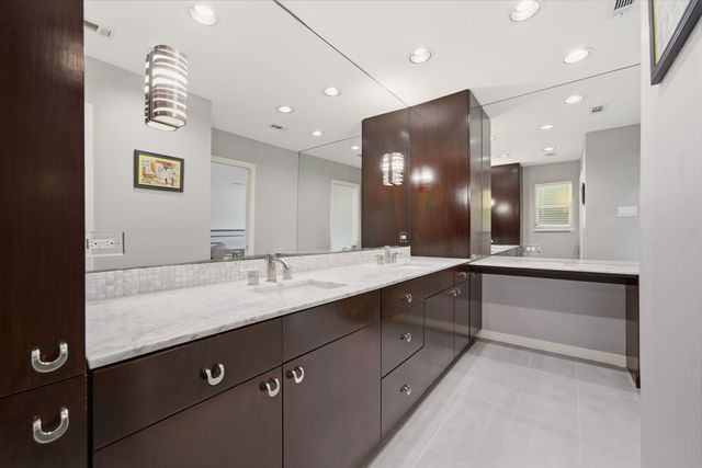 5434 Valkeith Drive, Houston, TX 77096
