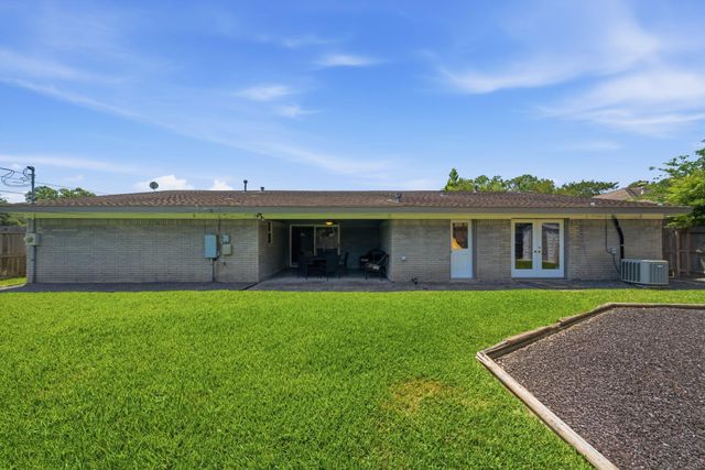 5434 Valkeith Drive, Houston, TX 77096