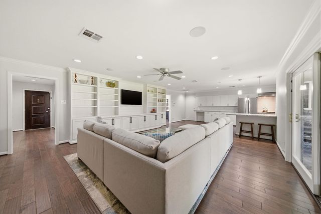 5434 Valkeith Drive, Houston, TX 77096