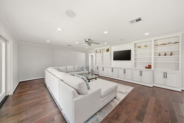 5434 Valkeith Drive, Houston, TX 77096