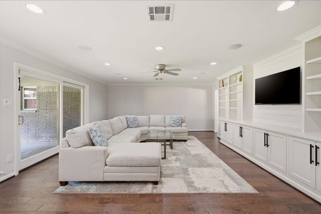5434 Valkeith Drive, Houston, TX 77096
