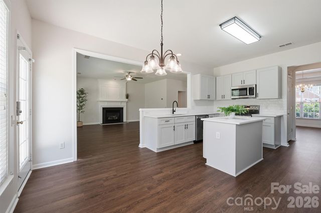7633 Rathburn Lane, Charlotte, NC 28277