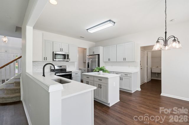 7633 Rathburn Lane, Charlotte, NC 28277