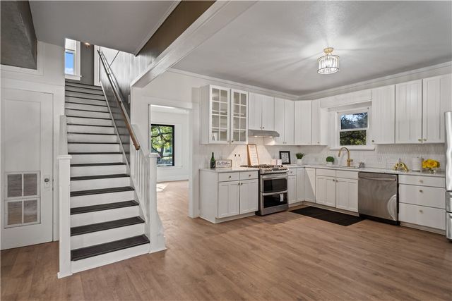 808 W Yoakum Ave, Kingsville, TX 78363