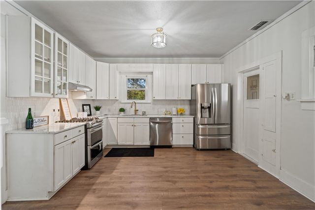 808 W Yoakum Ave, Kingsville, TX 78363