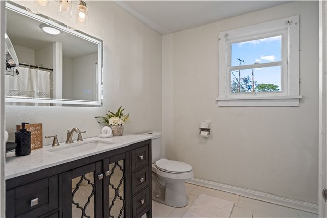 808 W Yoakum Ave, Kingsville, TX 78363