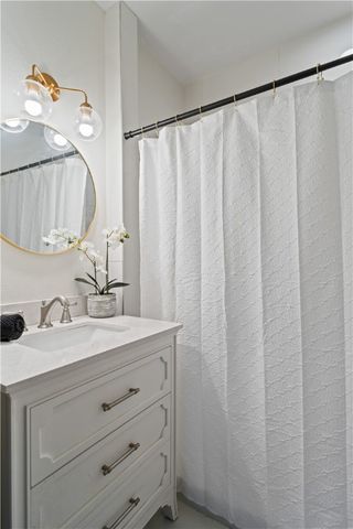 808 W Yoakum Ave, Kingsville, TX 78363