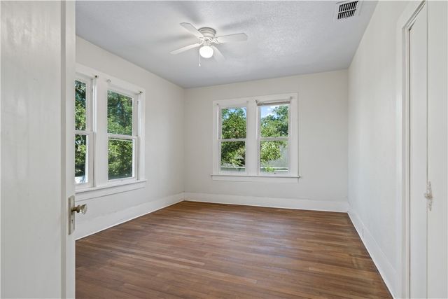 808 W Yoakum Ave, Kingsville, TX 78363