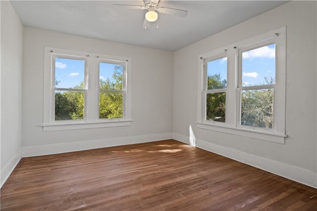 808 W Yoakum Ave, Kingsville, TX 78363