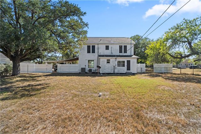 808 W Yoakum Ave, Kingsville, TX 78363