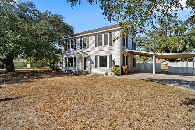 808 W Yoakum Ave, Kingsville, TX 78363