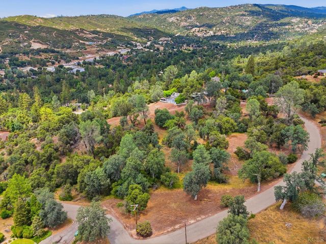 40872 Big Oak Flat Road, Oakhurst, CA 93644