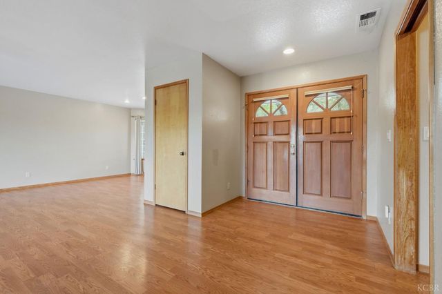 40872 Big Oak Flat Road, Oakhurst, CA 93644