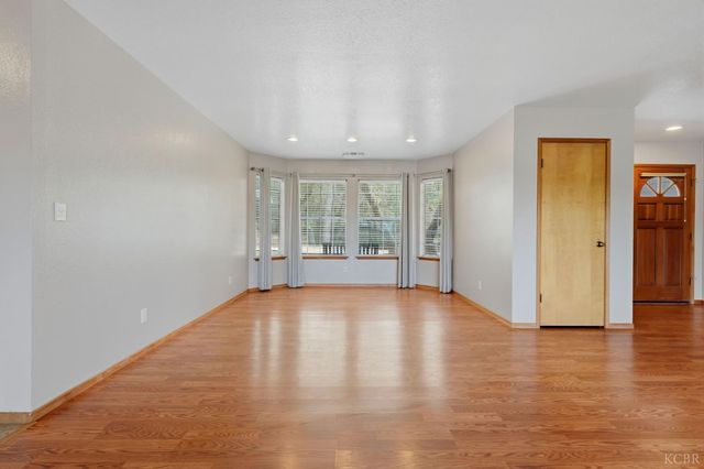 40872 Big Oak Flat Road, Oakhurst, CA 93644
