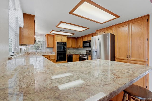 40872 Big Oak Flat Road, Oakhurst, CA 93644