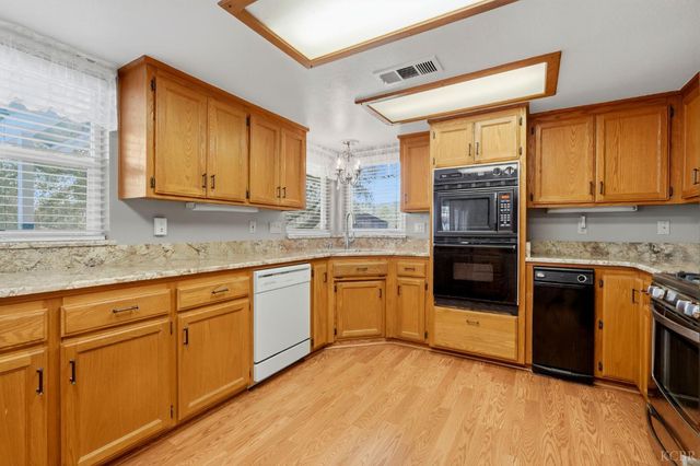 40872 Big Oak Flat Road, Oakhurst, CA 93644