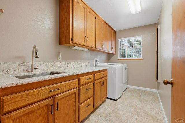 40872 Big Oak Flat Road, Oakhurst, CA 93644