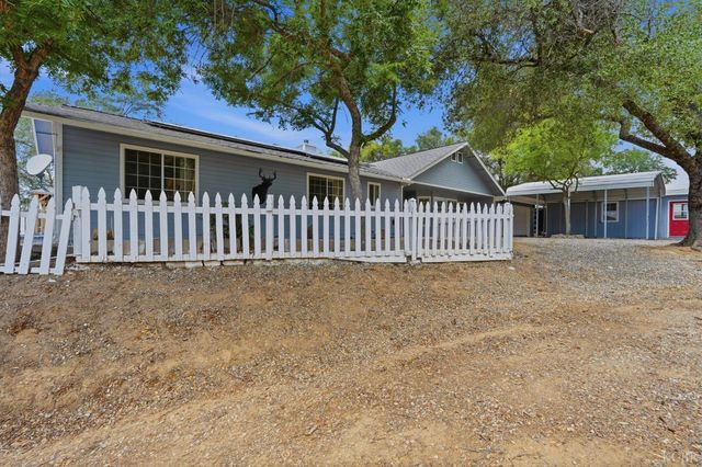 40872 Big Oak Flat Road, Oakhurst, CA 93644