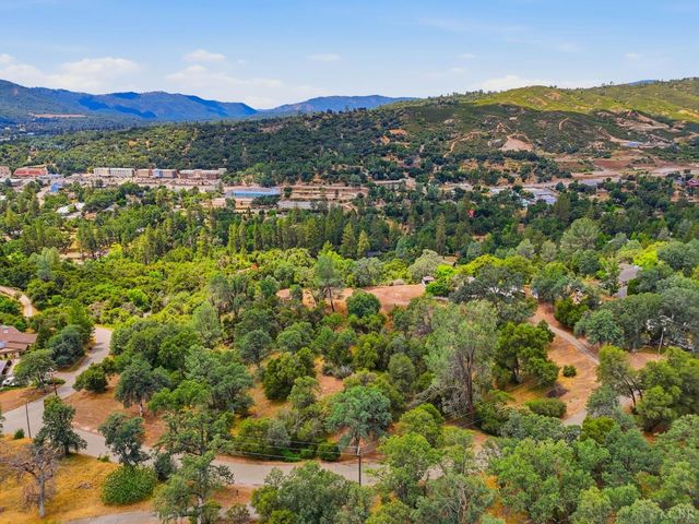40872 Big Oak Flat Road, Oakhurst, CA 93644
