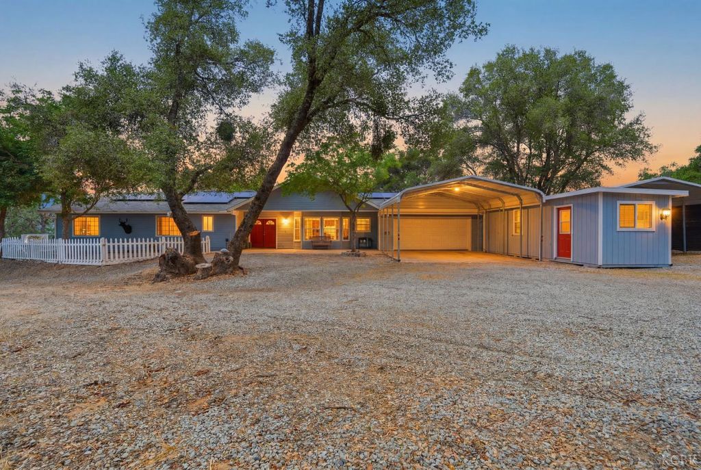 40872 Big Oak Flat Road, Oakhurst, CA 93644