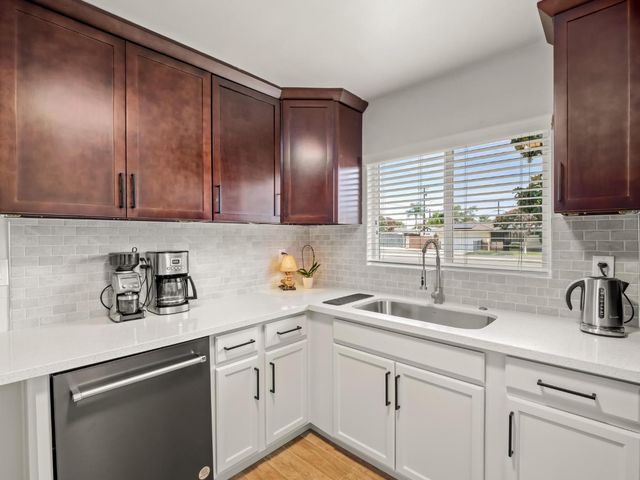 2705 N West Avenue, Fresno, CA 93705
