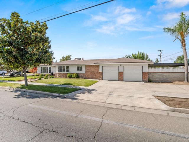 2705 N West Avenue, Fresno, CA 93705