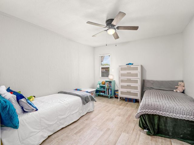 2705 N West Avenue, Fresno, CA 93705