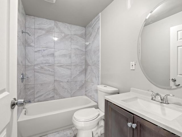 2705 N West Avenue, Fresno, CA 93705