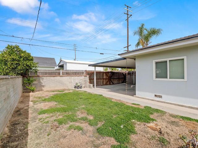 2705 N West Avenue, Fresno, CA 93705
