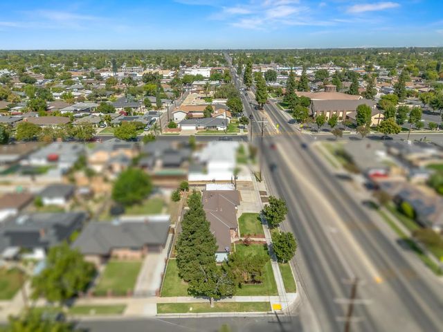 2705 N West Avenue, Fresno, CA 93705