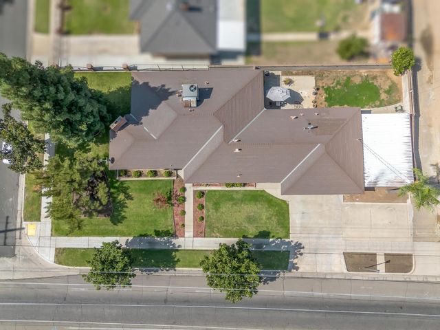 2705 N West Avenue, Fresno, CA 93705