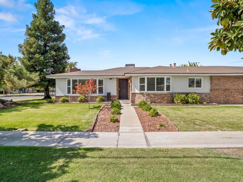 2705 N West Avenue, Fresno, CA 93705