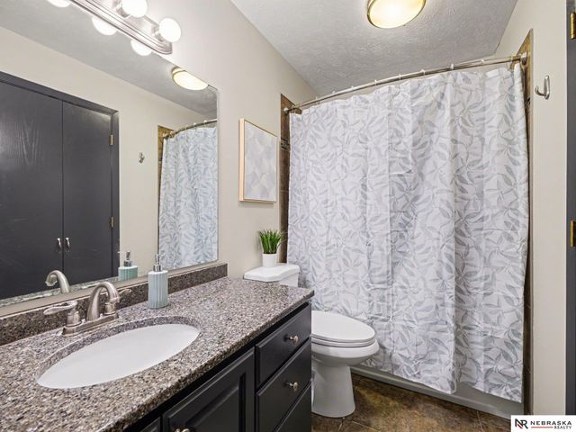 6312 S 135th Street, Omaha, NE 68137