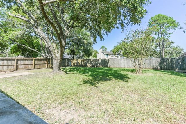 2502 Drummer Drive, League City, TX 77573