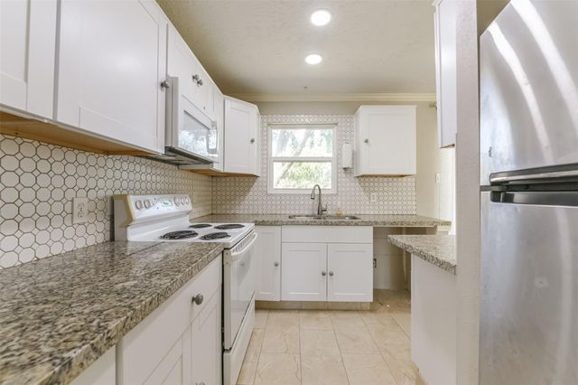 2502 Drummer Drive, League City, TX 77573