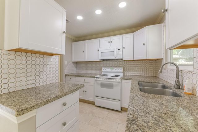 2502 Drummer Drive, League City, TX 77573
