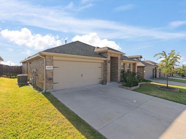 2225 Blythwood Trail, Fort Worth, TX 76108